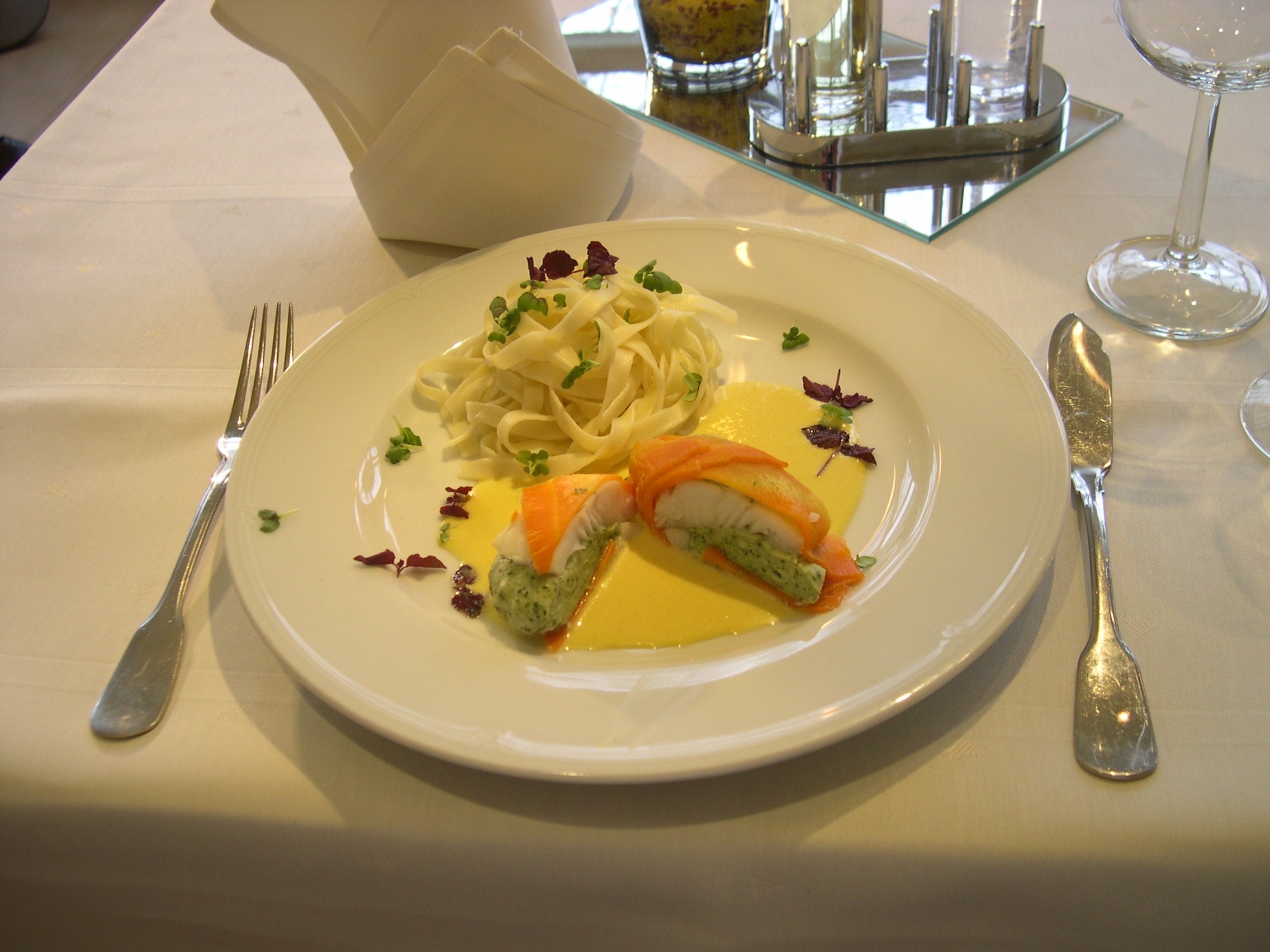 Mittagessen / Warmes Abendessen | Bogata | Bochumer Gäste- und Tagungshaus